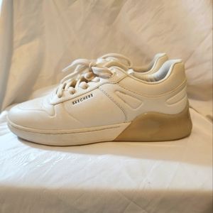 Sketchers White Sneakers